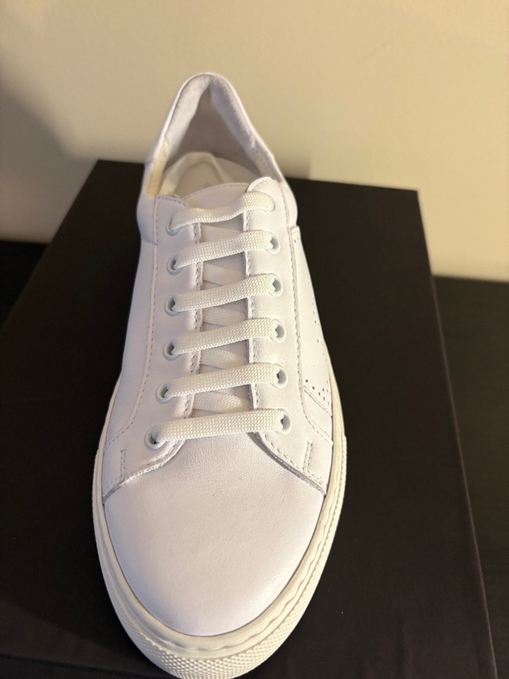 Marina Rinaldi 
Modello Largo low top sneakers in Bianco Ottico Size 9